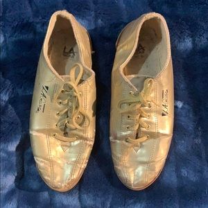 Vintage “weathered” L.A. Gear sneakers SZ 9